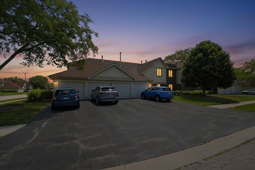 2-831 Carriage Ln, Palatine, IL, 60074-1886 | Card Image
