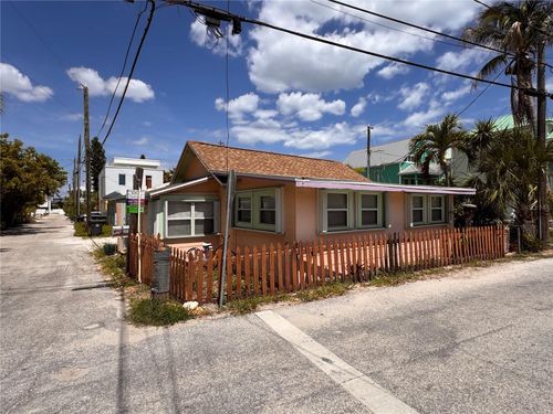 101 95th Ave, TREASURE ISLAND, FL, 33706-3325 | Card Image