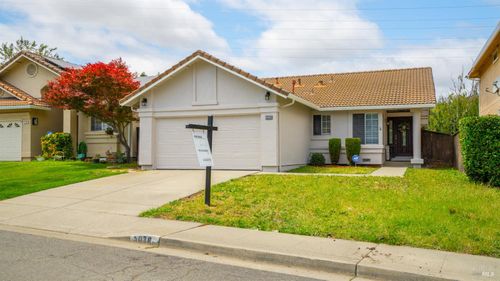 5038 Lakeview Circle, Fairfield, CA, 94534 | Card Image