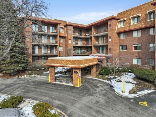 216-101 Old Oak Dr, Buffalo Grove, IL, 60089-3639 | Card Image