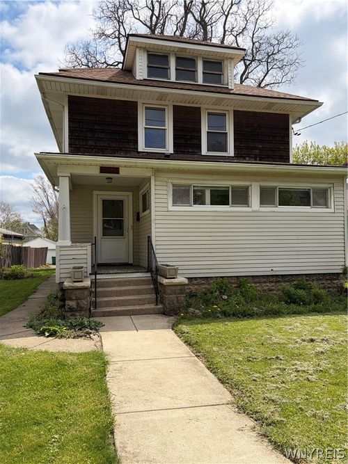 3915 Deveaux St, Niagara Falls, NY, 14305-1615 | Card Image