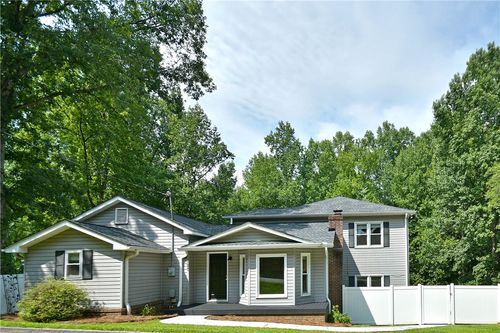 197 Deer Creek Rd, Easley, SC, 29640-7617 | Card Image