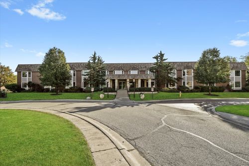 apt-2g-2300 Windsor Mall, Park Ridge, IL, 60068-3625 | Card Image