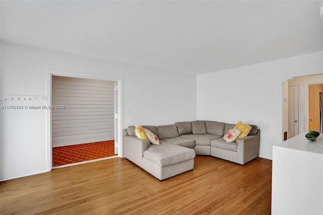 2462 Sw 22 Nd Ter, House other with 3 bedrooms, 2 bathrooms and null parking in Miami FL | Image 6