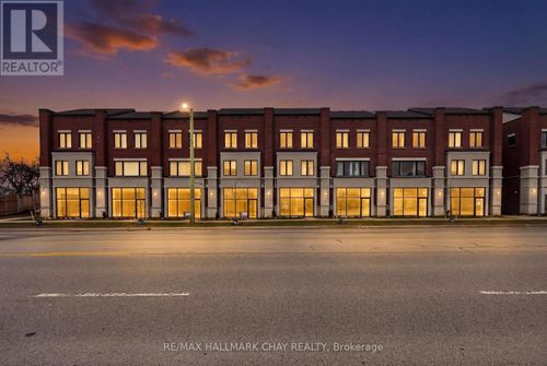 10-200 Dissette Street, Bradford West Gwillimbury (Bradford), ON, L3Z3G8 | Card Image