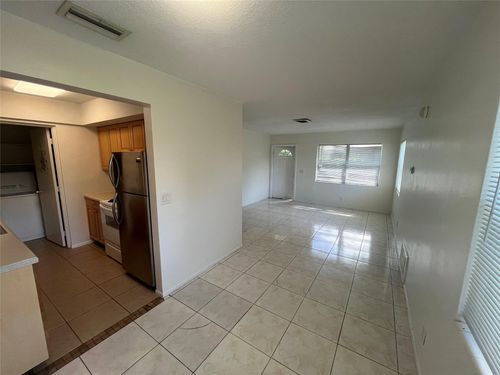 2-574 Ne 35th St, Oakland Park, FL, 33334-2114 | Card Image