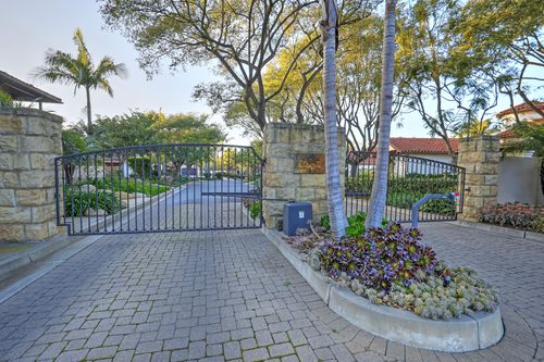 4662 Vintage Ranch Ln, Santa Barbara, CA, 93110-2079 | Card Image