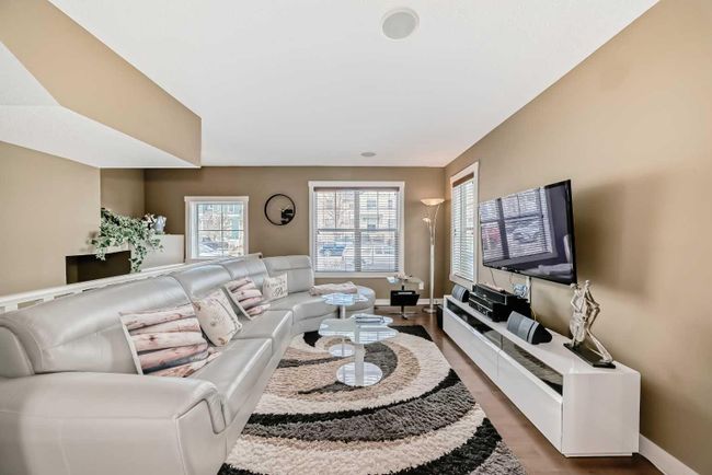 211 Mckenzie Towne Link Se, Home with 2 bedrooms, 2 bathrooms and 2 parking in Calgary AB | Image 3