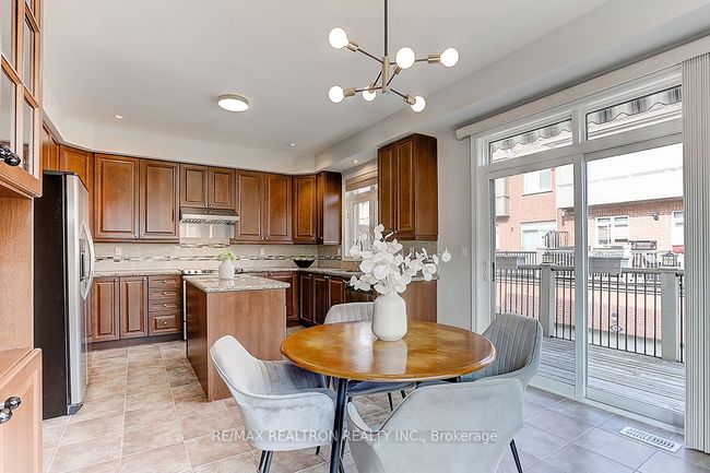 2 Henry Peters Lane, House attached with 3 bedrooms, 3 bathrooms and null parking in Vaughan ON | Image 16