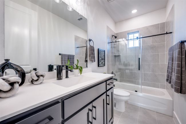Guest bathroom | Image 10