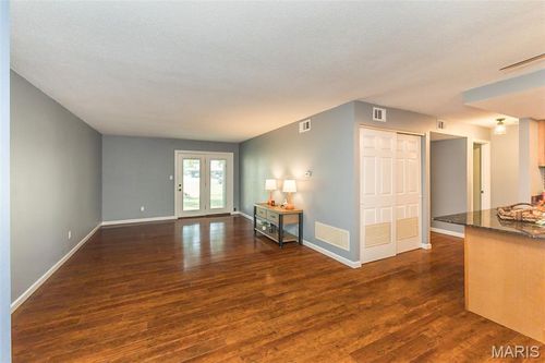 apt-103-1400 Heritage Lndg, Saint Charles, MO, 63303-6186 | Card Image