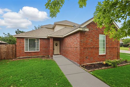 3304 Brooke St, Denton, TX, 76207-7608 | Card Image