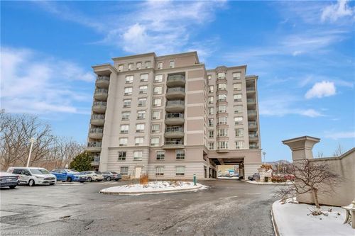 203-4000 Creekside Dr, Dundas, ON, L9H7S9 | Card Image