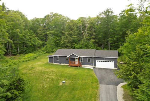 123 Parade Rd, Barnstead, NH, 03218-3681 | Card Image