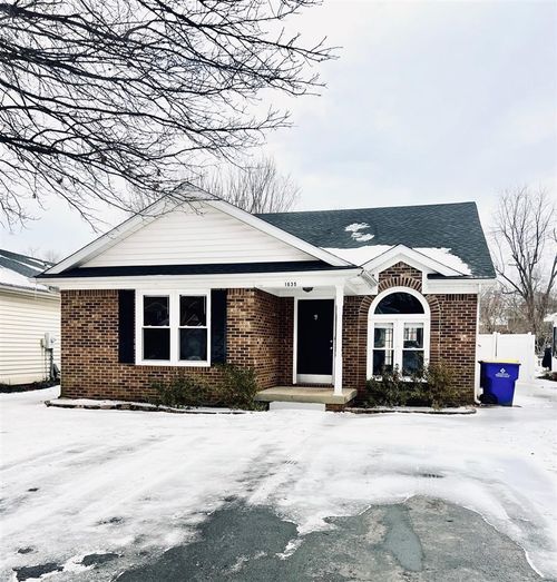 1635 Pleasant Way, Bowling Green, KY, 42104-6323 | Card Image