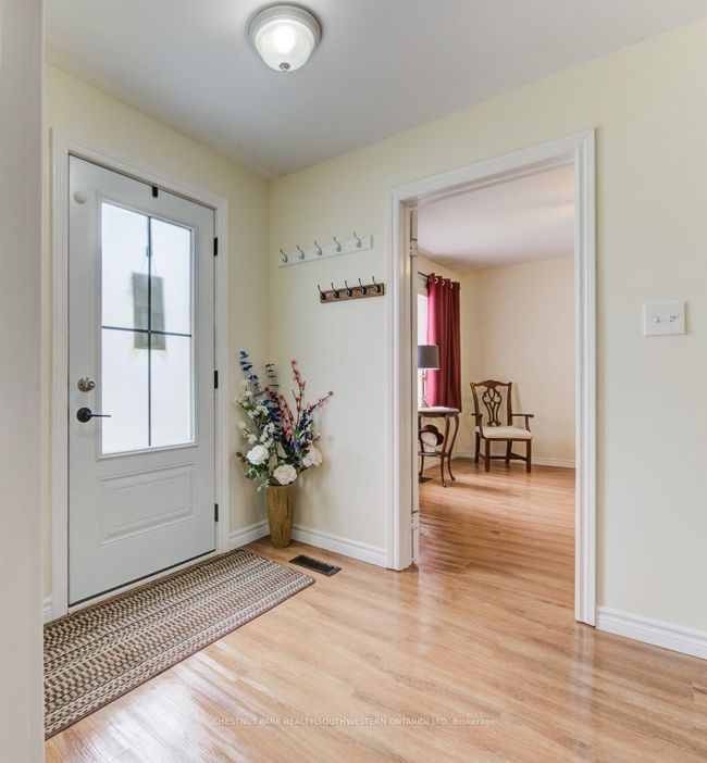 27 Station St, House other with 3 bedrooms, 2 bathrooms and 1 parking in Tavistock ON | Image 6