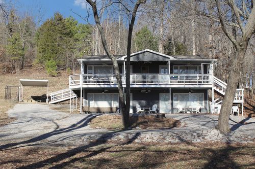 92 Hightide Ln, New Concord, KY, 42076-4804 | Card Image