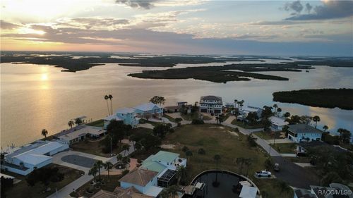 11999 W Bayshore Dr, CRYSTAL RIVER, FL, 34429-9264 | Card Image