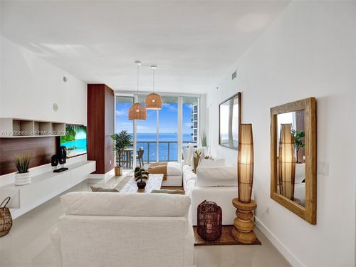2807-15901 Collins Ave, Sunny Isles Beach, FL, 33160-4148 | Card Image