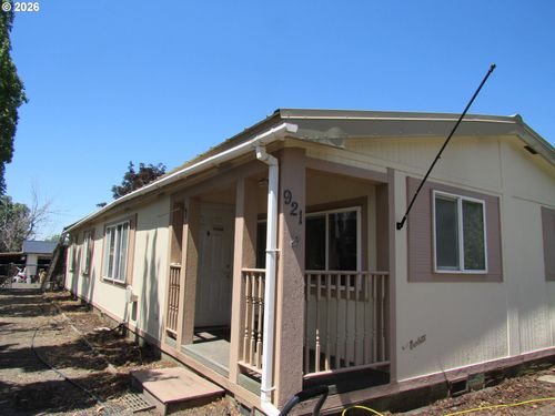 921 Vining St, MiltonFreewater, OR, 97862 | Card Image
