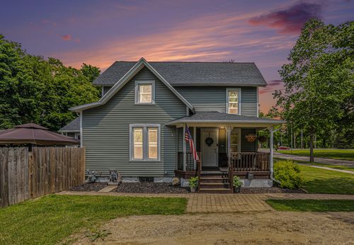 424 4th Ave, Three Rivers, MI, 49093-1111 | Card Image