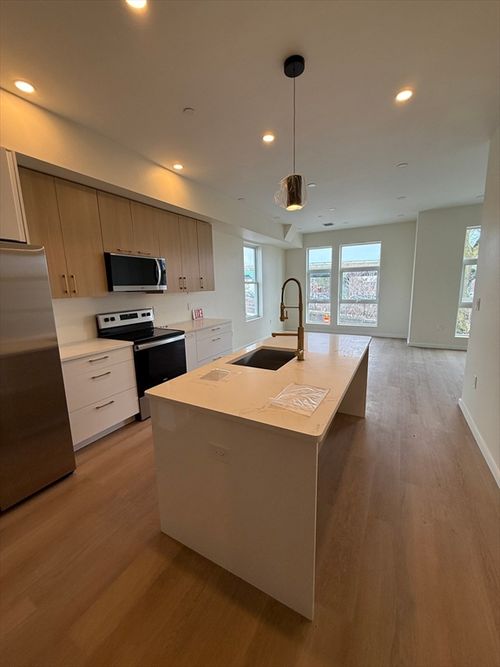 2-546 Saratoga St, Boston, MA, 02128 | Card Image