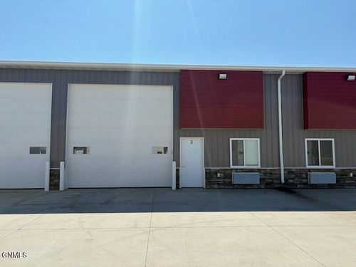 3-1429 Burlington Dr, Bismarck, ND, 58504-7741 | Card Image