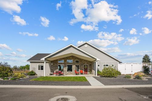 930 Applewood Dr, Buhl, ID, 83316 | Card Image