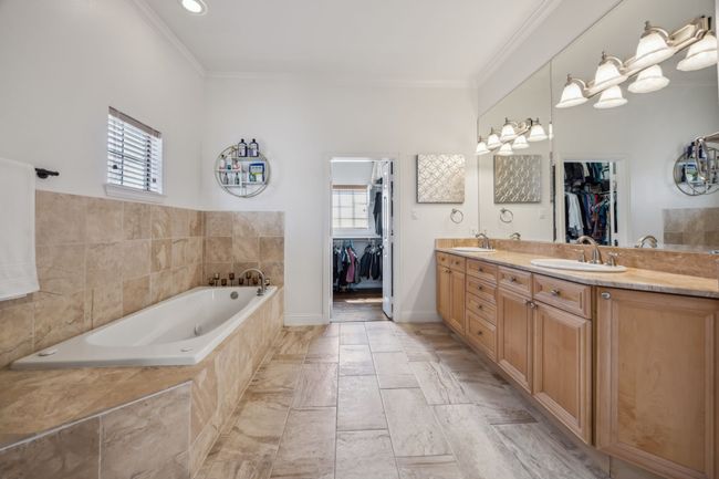 1012 Pavillion St, Townhouse with 2 bedrooms, 3 bathrooms and null parking in Dallas TX | Image 22
