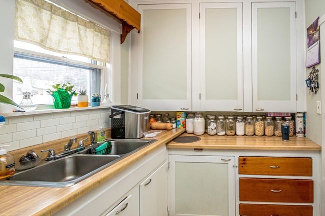 75 Elm St, House other with 5 bedrooms, 2 bathrooms and null parking in Whitefield NH | Image 9