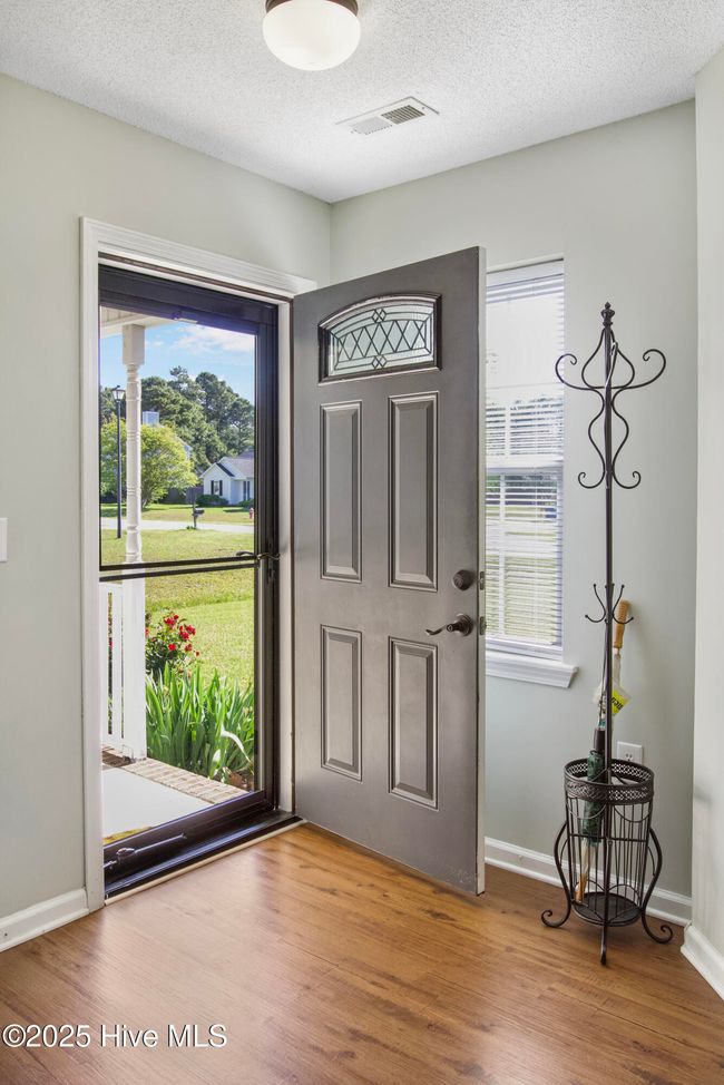 121 Lawndale Ln, House other with 3 bedrooms, 2 bathrooms and 2 parking in Sneads Ferry NC | Image 6