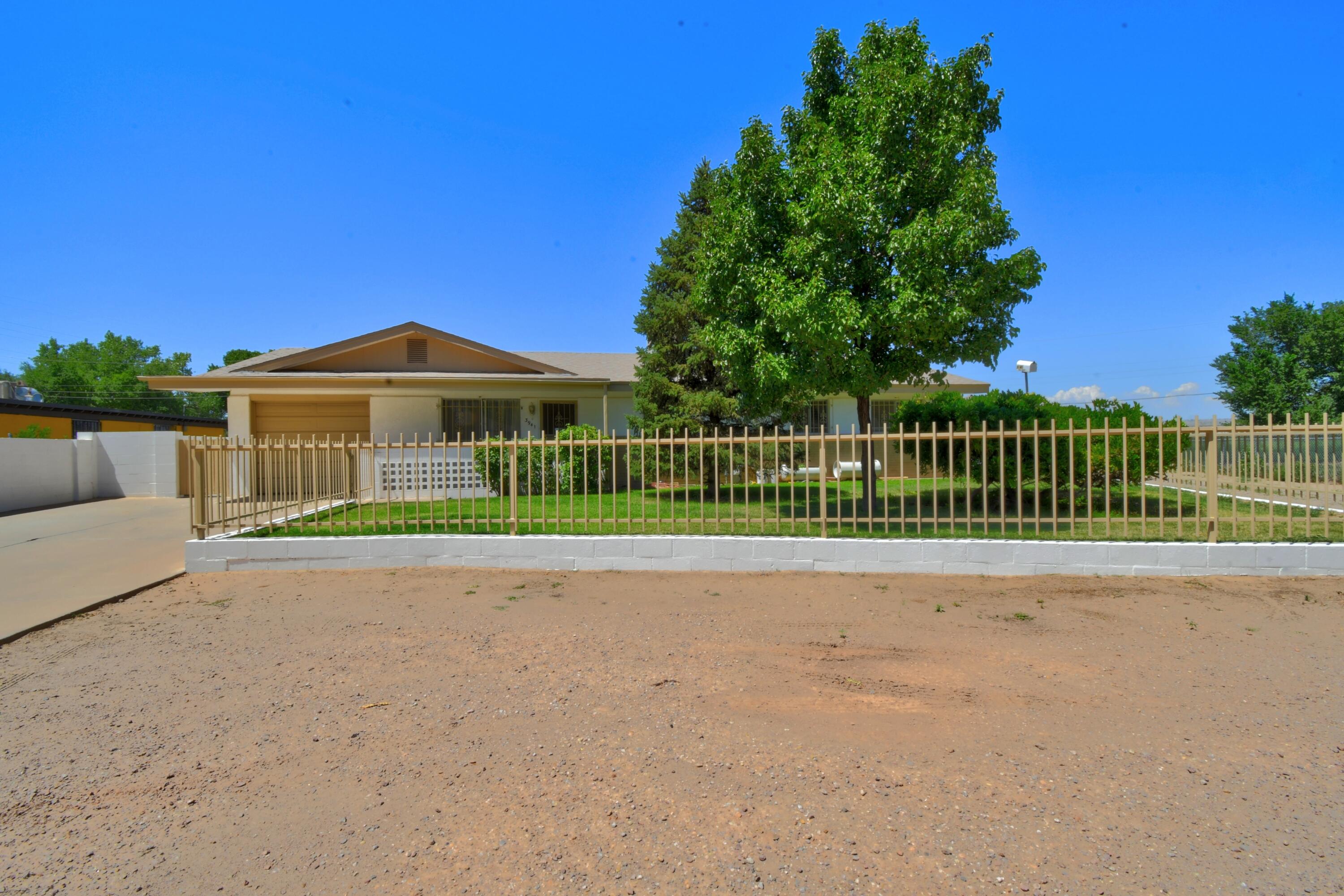 Camino Alameda , Albuquerque, NM 87105