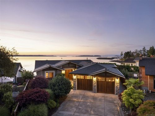 10206 Surfside Pl, Sidney, BC, V8L3R5 | Card Image