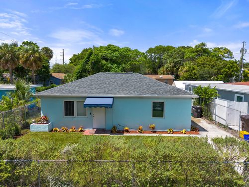957 30th St, West Palm Beach, FL, 33407-5038 | Card Image