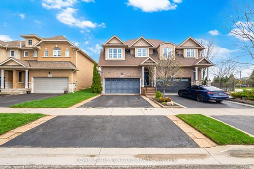 2386 Stone Glen Cres, Oakville, ON, L6M0C7 | Card Image