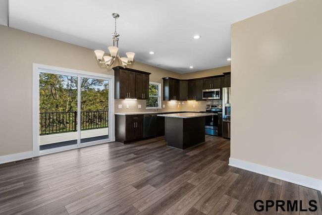 1325 Copper Mountain Dr, House other with 3 bedrooms, 3 bathrooms and 3 parking in Crescent IA | Image 8