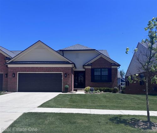 55769 Oak Pointe Dr, Utica, MI, 48315-6707 | Card Image