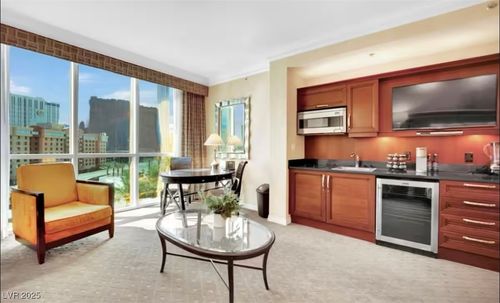 409-145 E Harmon Ave, Las Vegas, NV, 89109-4504 | Card Image