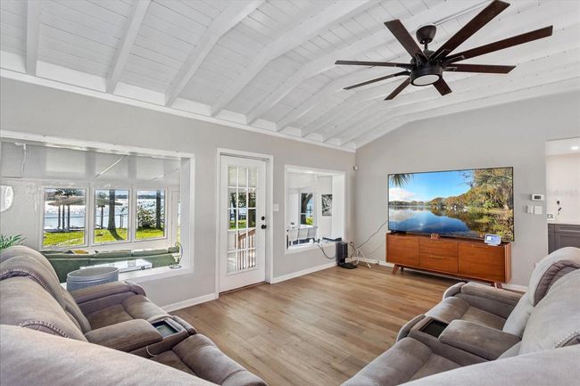 Living Room | Image 15