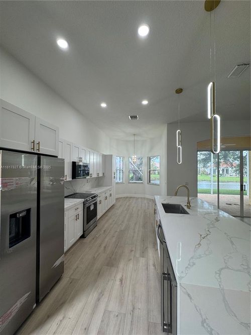 7020 Demedici Cir, Delray Beach, FL, 33446-3182 | Card Image