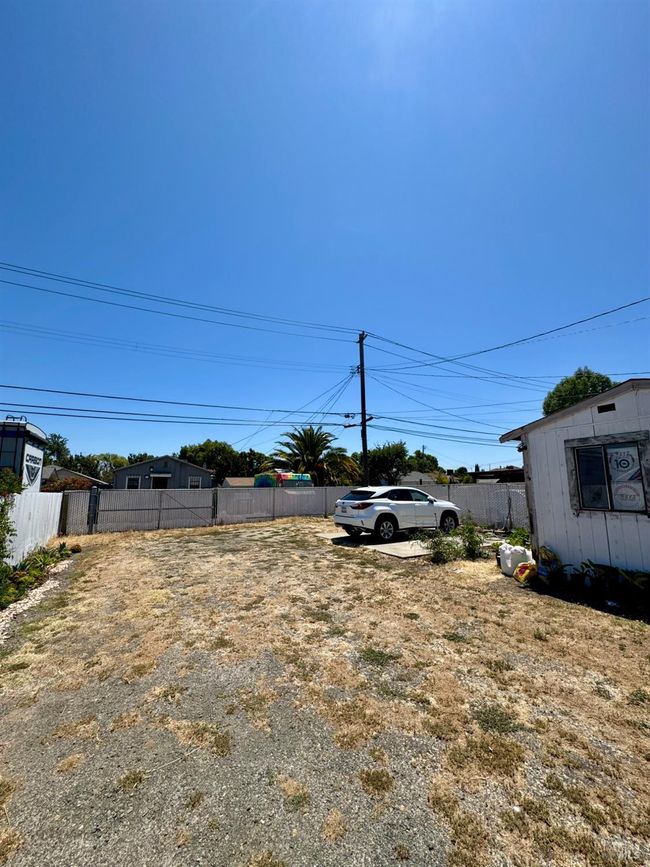 811 Broadway St, House other with 2 bedrooms, 1 bathrooms and 2 parking in Fairfield CA | Image 27