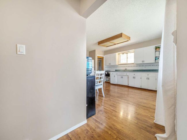 4902 62 Avenue, Home with 4 bedrooms, 2 bathrooms and 2 parking in Taber AB | Image 5