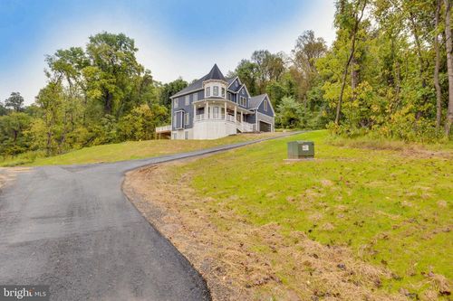 12816 Furnace Mountain Rd, Lovettsville, VA, 20180-2412 | Card Image
