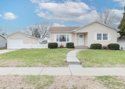 1543 Northlawn Rd, Davenport, IA, 52804-1762 | Card Image