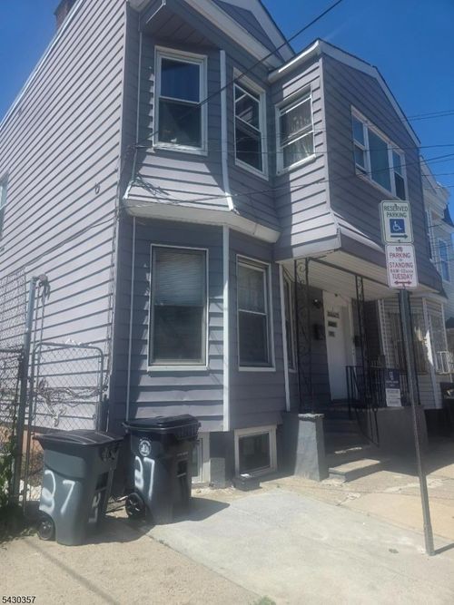 37 Blum St, Newark, NJ, 07103-2051 | Card Image