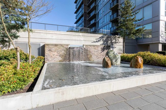 907 - 660 Nootka Way, Condo with 2 bedrooms, 2 bathrooms and 2 parking in Port Moody BC | Image 1