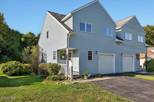 7048 Suzanne Ln, Schenectady, NY, 12303-5241 | Card Image