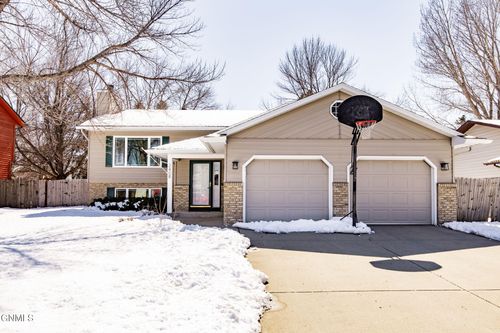 2408 34th Ave S, Fargo, ND, 58104-6501 | Card Image