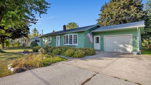 1436 W Washington Avenue, Cleveland, WI, 53015 | Card Image