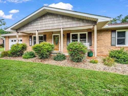 313 Resada Dr, Brevard, NC, 28712-9479 | Card Image